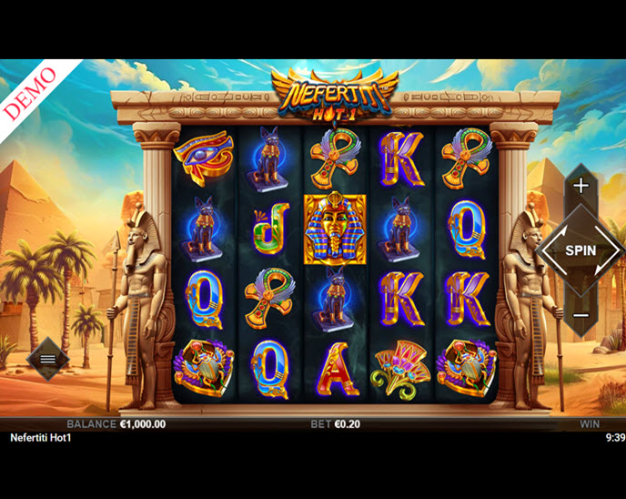 nefertiti hot 1
